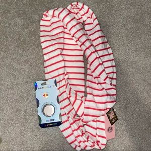 JUICY COUTURE INFINITY SCARF & POPSOCKET